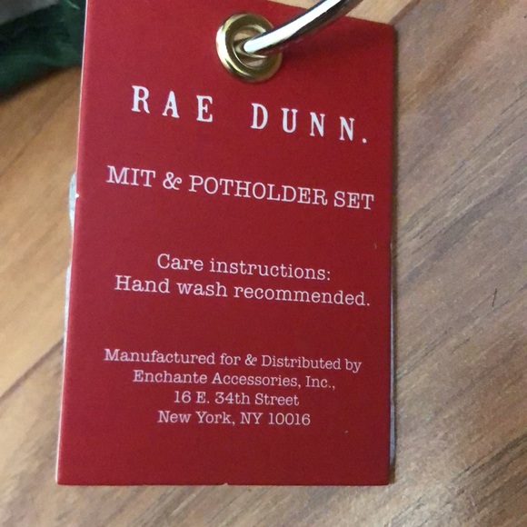 Rae Dunn Christmas potholder oven mitt set - Picture 4 of 4